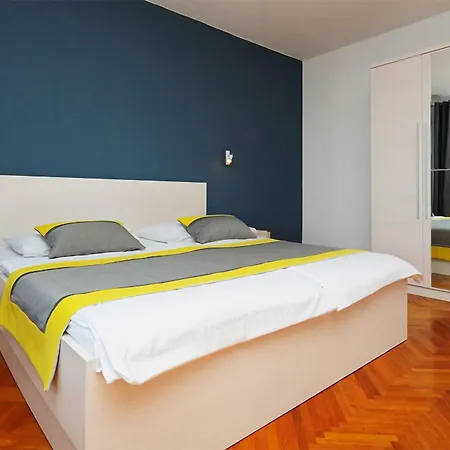 Zulijani Helis B5 * Rabac