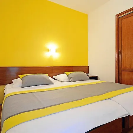 Zulijani Helis B5 * Rabac