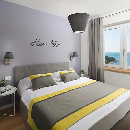 Apartment Zulijani Helis B5 *